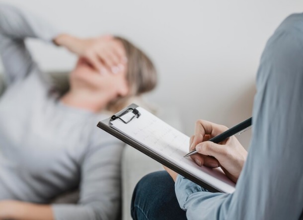 Kiedy zaburzenia snu powinny skłonić do wizyty u psychiatry?
